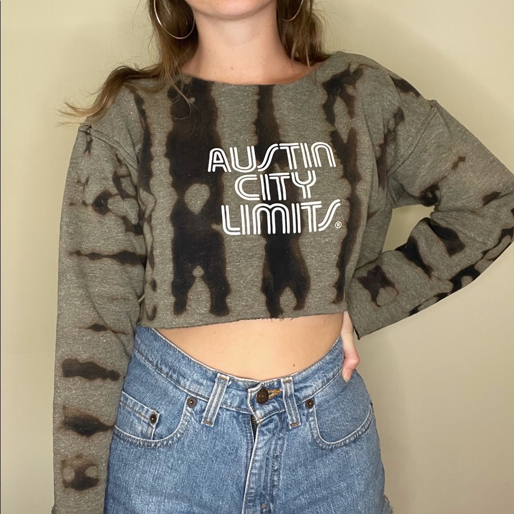 ACL cropped pull over